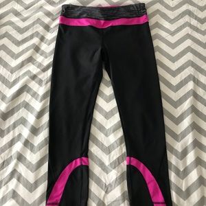 Lululemon cropped leggings - Sz 6